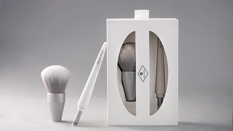 2-in-1 Eyeshadow and Powder Brushes